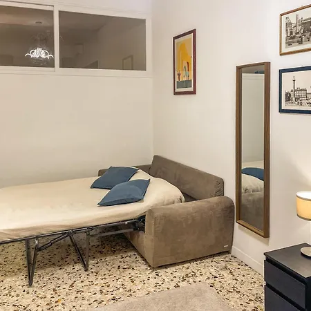 Cinecitta Corner Apartment