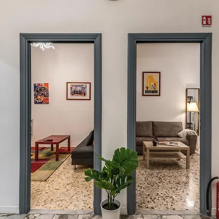 Cinecitta Corner Apartment Rom