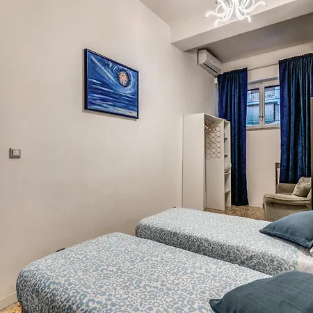 Cinecitta Corner Rom