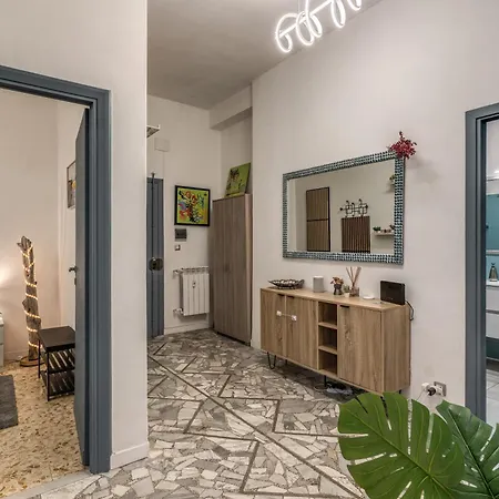 Cinecitta Corner Apartment Rom